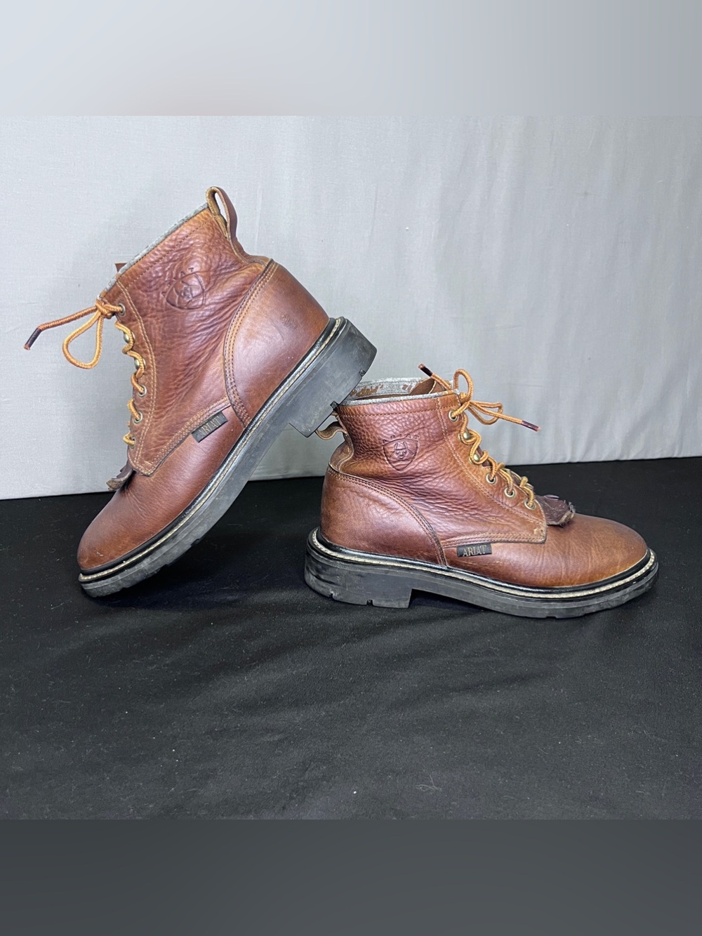 Ariat Cascade Kiltie lace-up leather boots (Style 31080) Size 9B